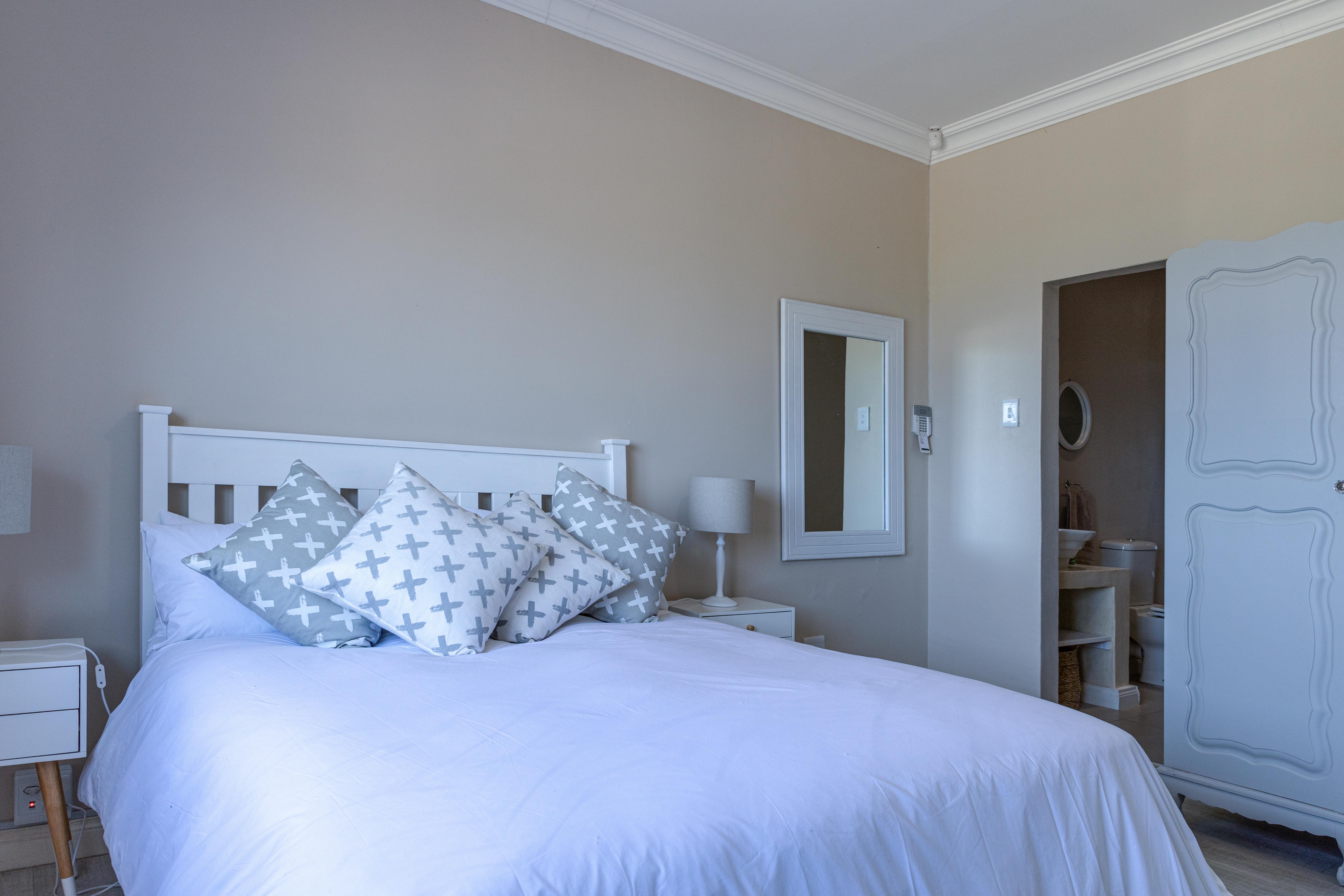 Seafront Retreat thumbnail 4